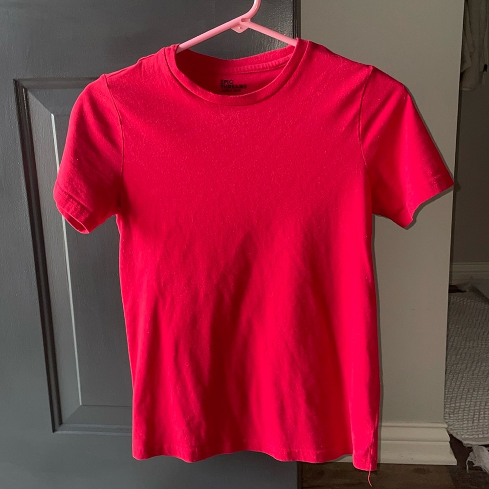 EPIC THREADS, Boys Large, Red.
🚭👕
